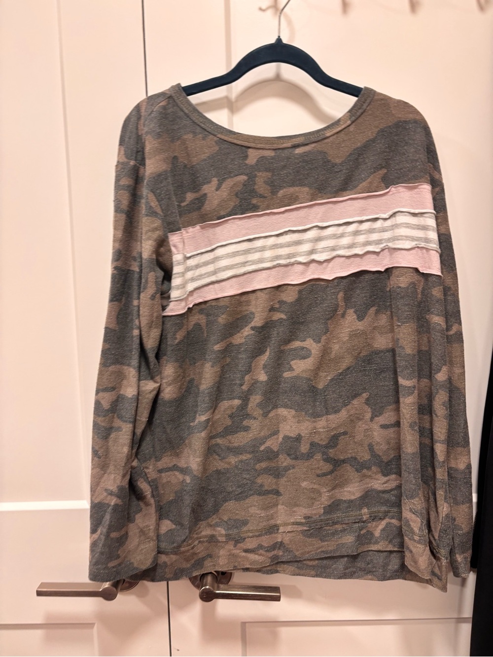 Free with purchase ! Camo-Print Long Sleeve Sweater with Pink Stripe